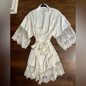 Flora Nikrooz Ivory Satin Lace Trim Robe